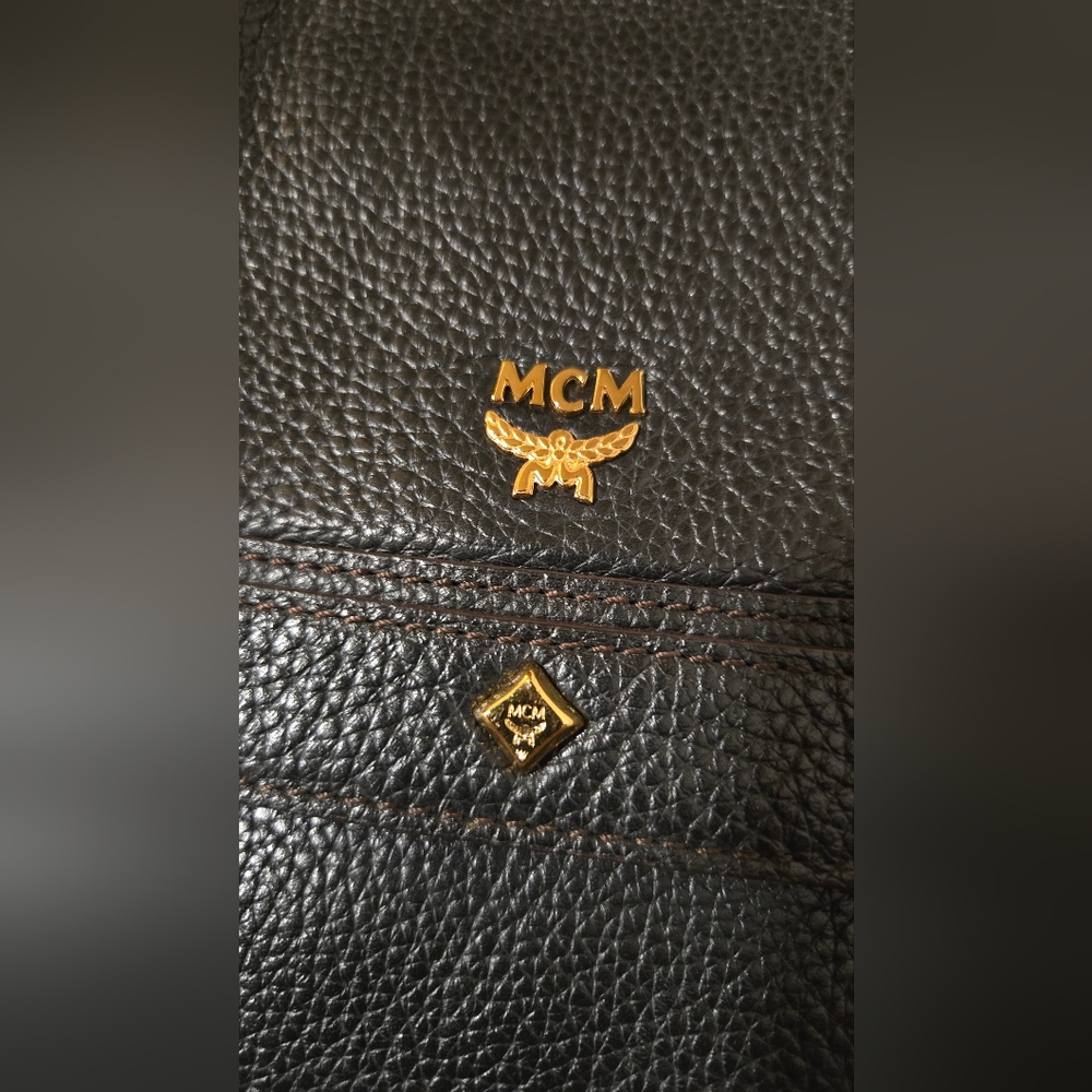 MCM Black Leather Shoulder Bag with Gold Accents with COA - Picture 2 of 16